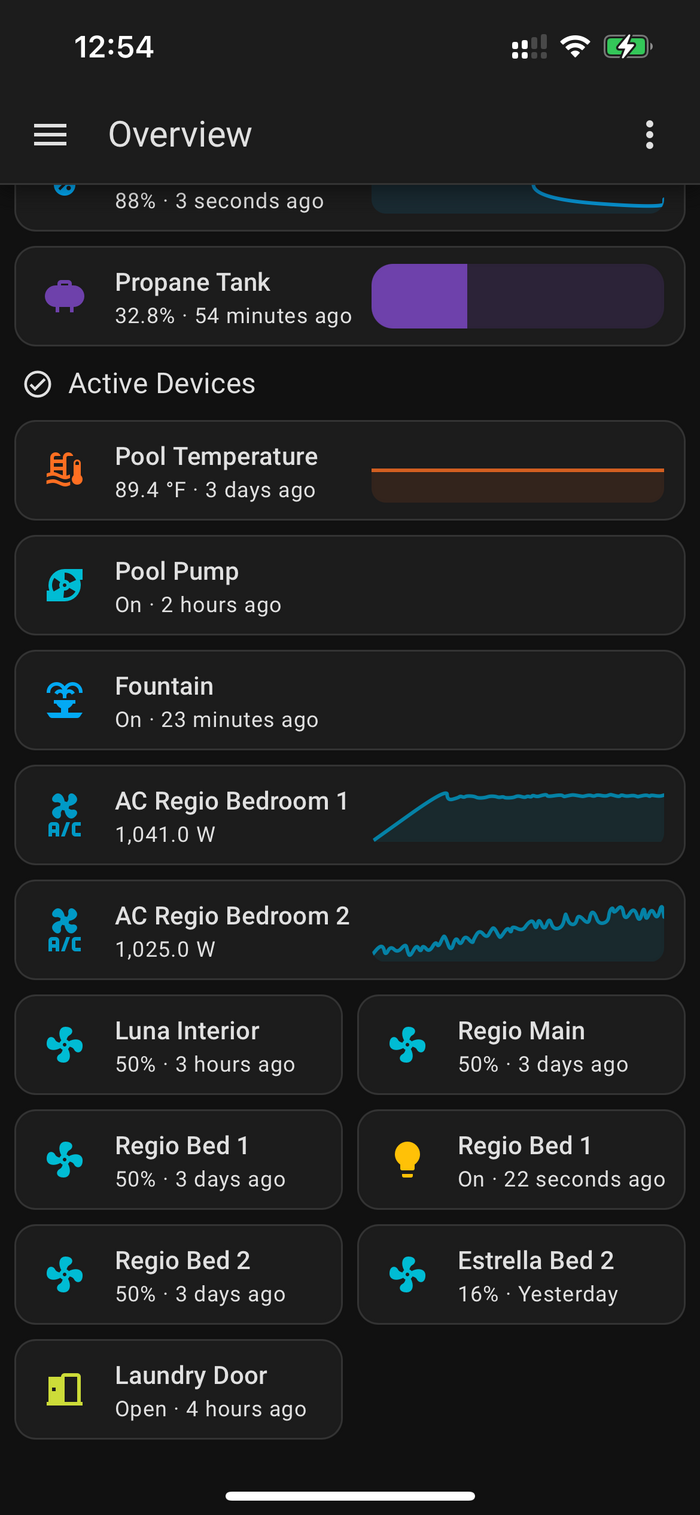 Pensared app active devices screen showing pool, AC units, fans, lights, and doors